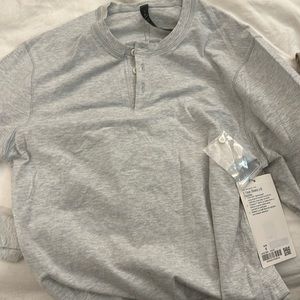 Brand New Lulu Lemon 5 year basic LS Henley shirt tshirt Small